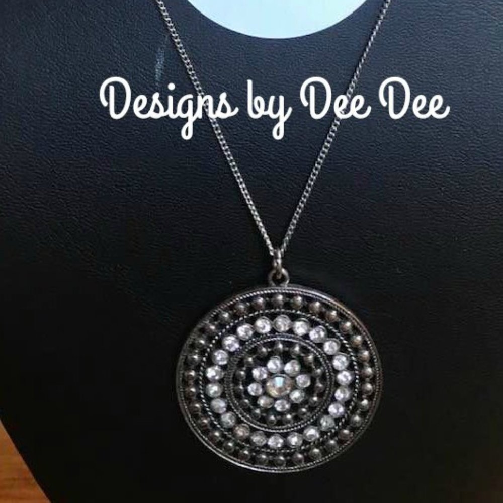 5/$20🔥Silver Tone Rhinestone Pendant Necklace🔥Bundle special price